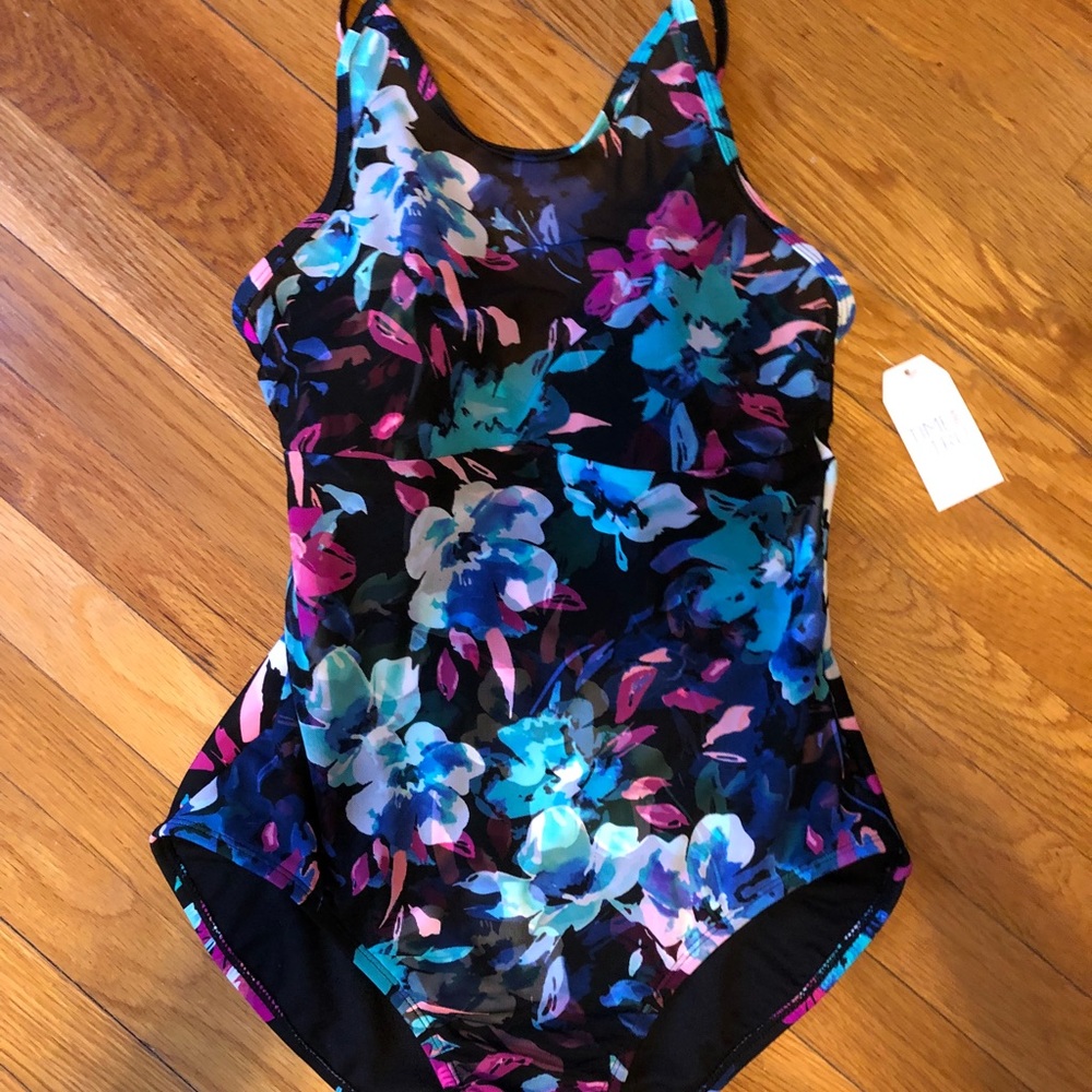 Brand new, never worn bathing suit! 👙